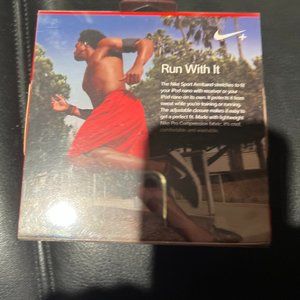 NIKE SPORTS ARM BAND FOR IPOD NANO